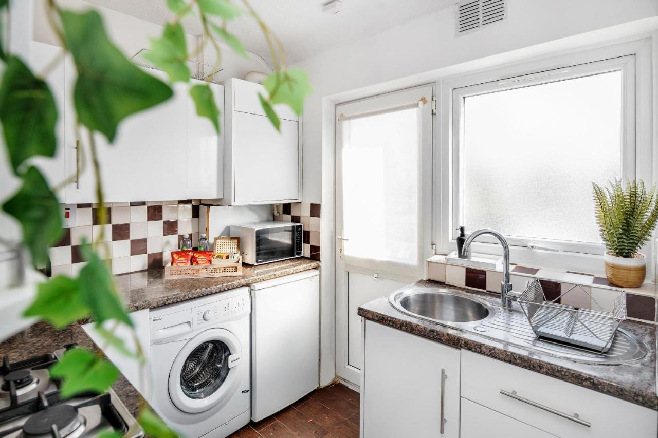 Heathrow 2-Bedroom Maisonette With Parking West Drayton  Exterior photo